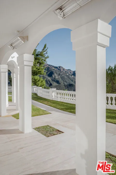 25665 Mulholland Highway, Calabasas, California 91302 home-pic-14